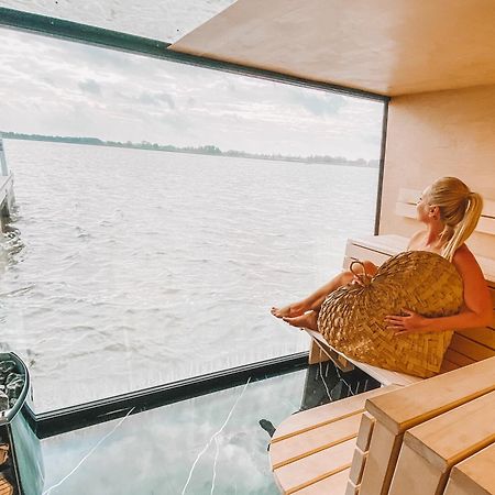 Herbals - Tree&Lake Houses With Bath, Sauna, Bikes, Motorboat ミエルノ エクステリア 写真