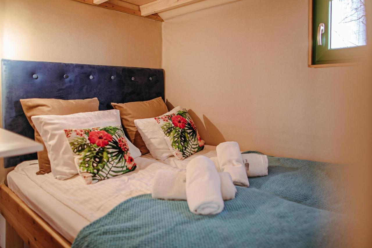 Herbals - Tree&Lake Houses With Bath, Sauna, Bikes, Motorboat ミエルノ 部屋 写真