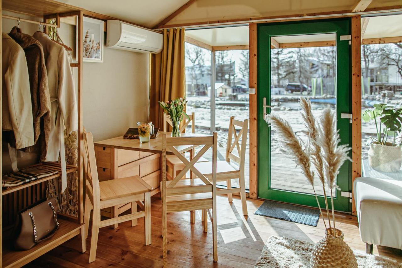 Herbals - Tree&Lake Houses With Bath, Sauna, Bikes, Motorboat ミエルノ エクステリア 写真