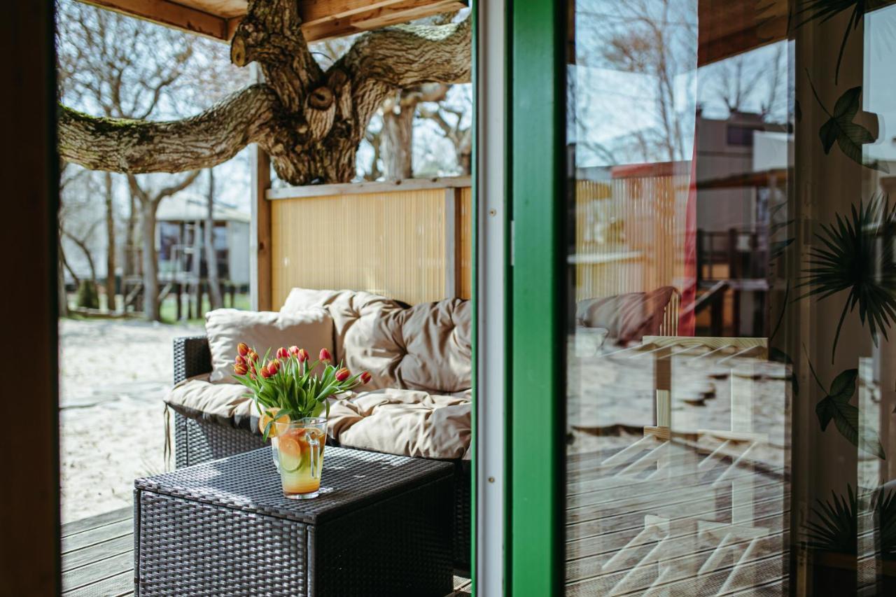 Herbals - Tree&Lake Houses With Bath, Sauna, Bikes, Motorboat ミエルノ エクステリア 写真