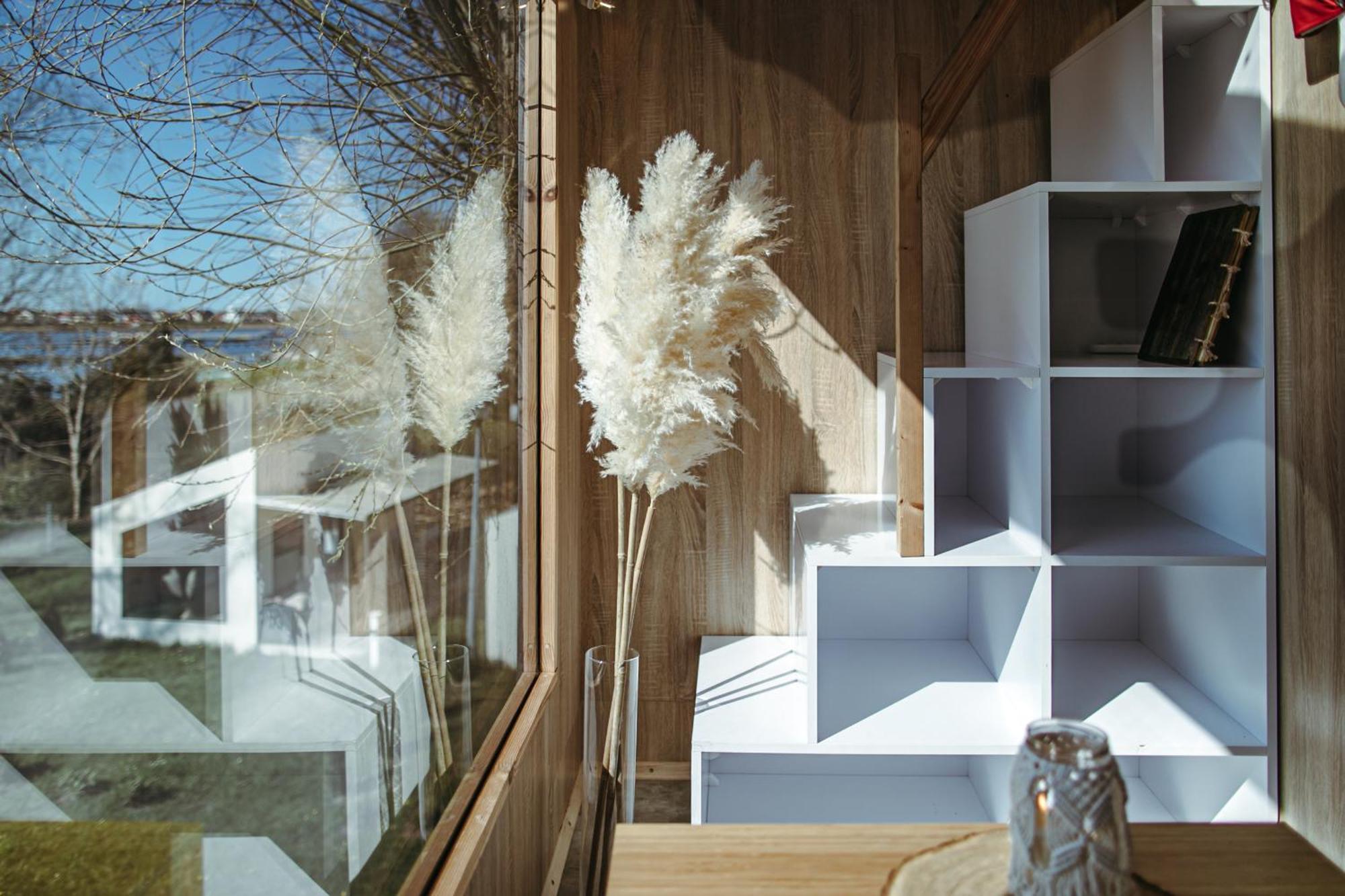 Herbals - Tree&Lake Houses With Bath, Sauna, Bikes, Motorboat ミエルノ 部屋 写真