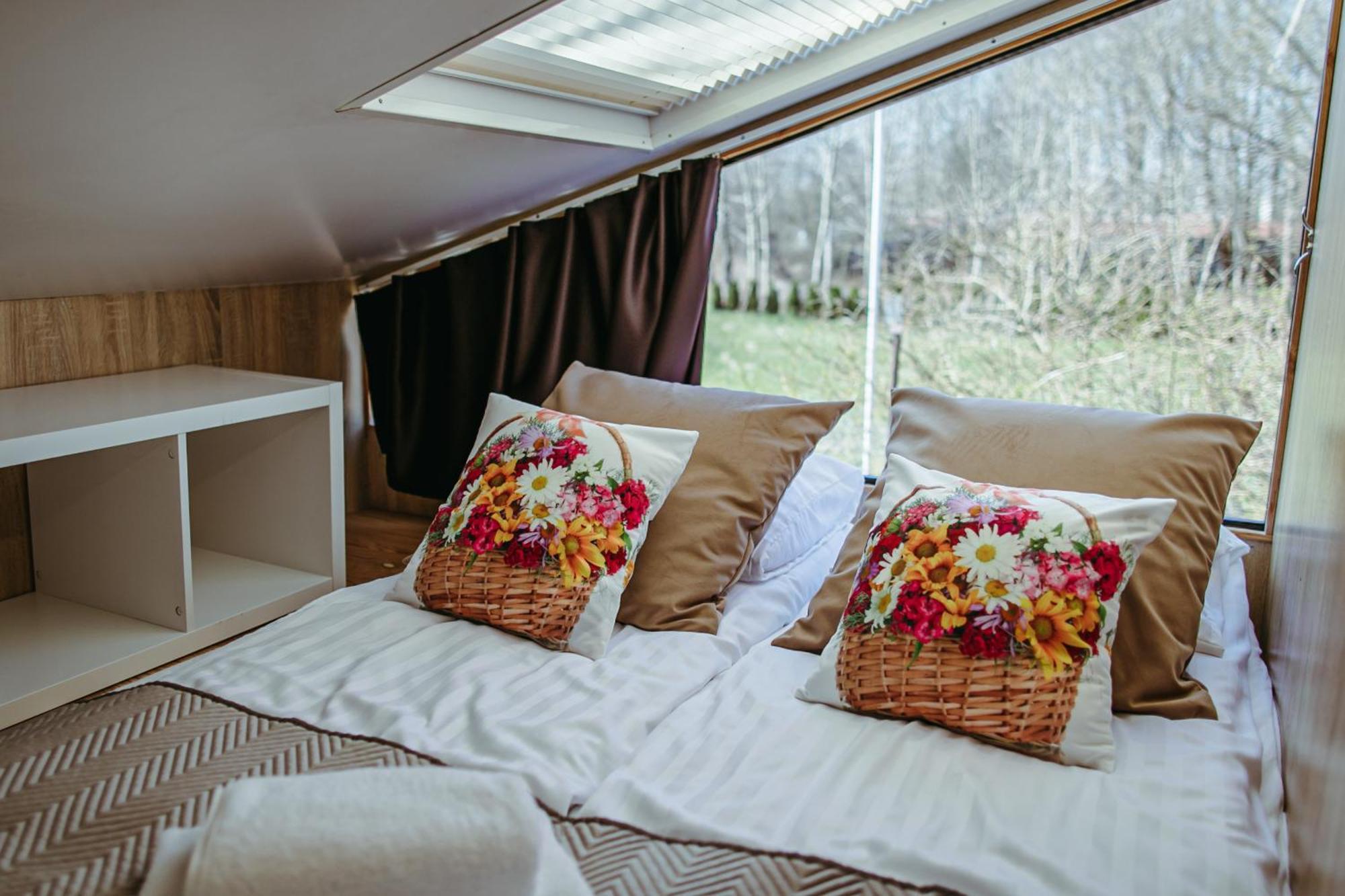 Herbals - Tree&Lake Houses With Bath, Sauna, Bikes, Motorboat ミエルノ 部屋 写真