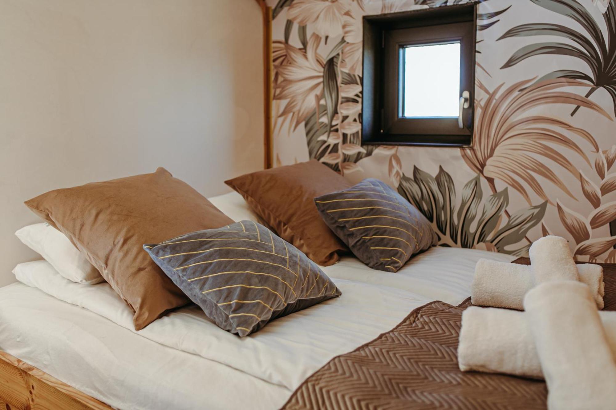 Herbals - Tree&Lake Houses With Bath, Sauna, Bikes, Motorboat ミエルノ 部屋 写真