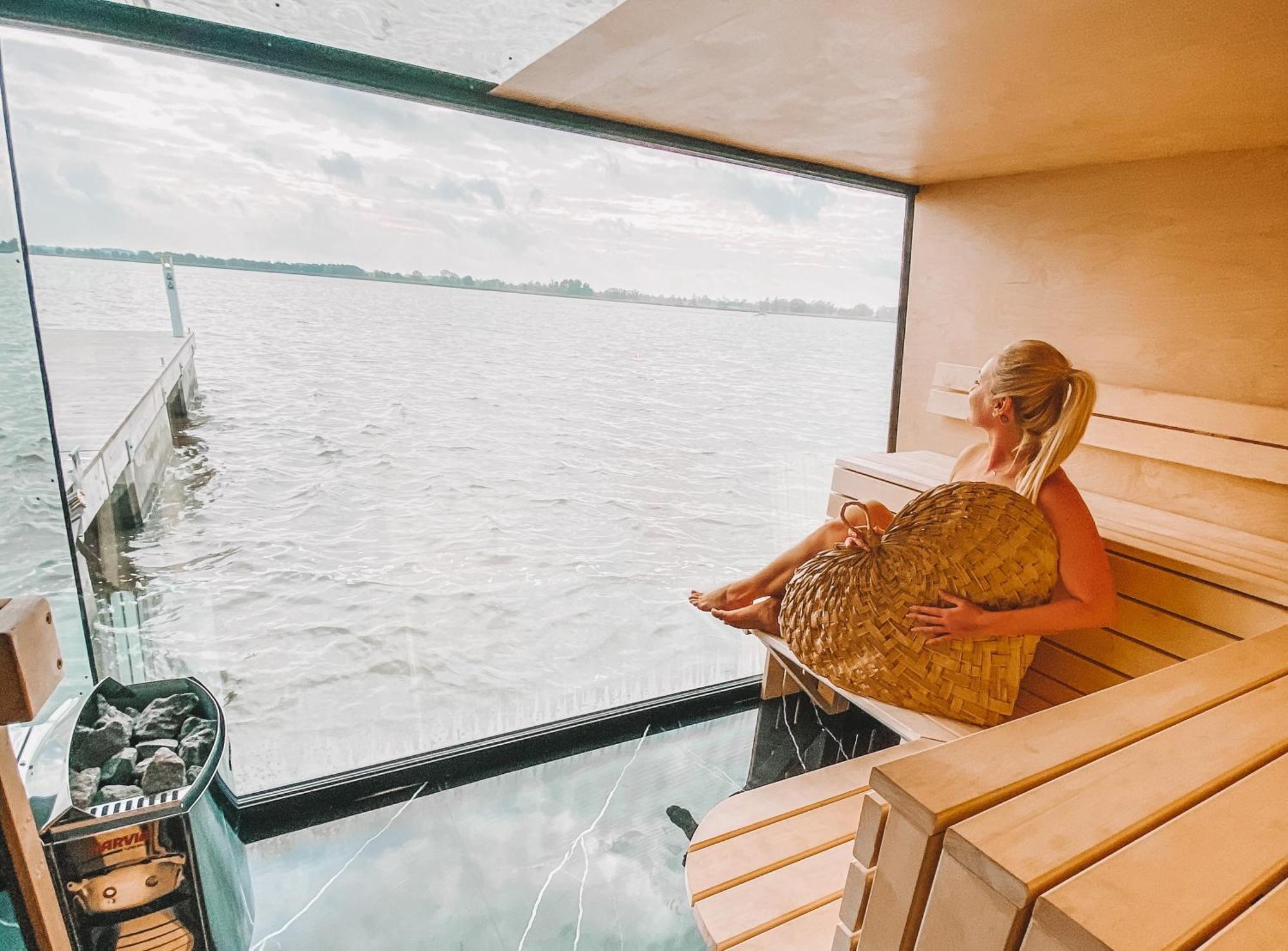 Herbals - Tree&Lake Houses With Bath, Sauna, Bikes, Motorboat ミエルノ エクステリア 写真