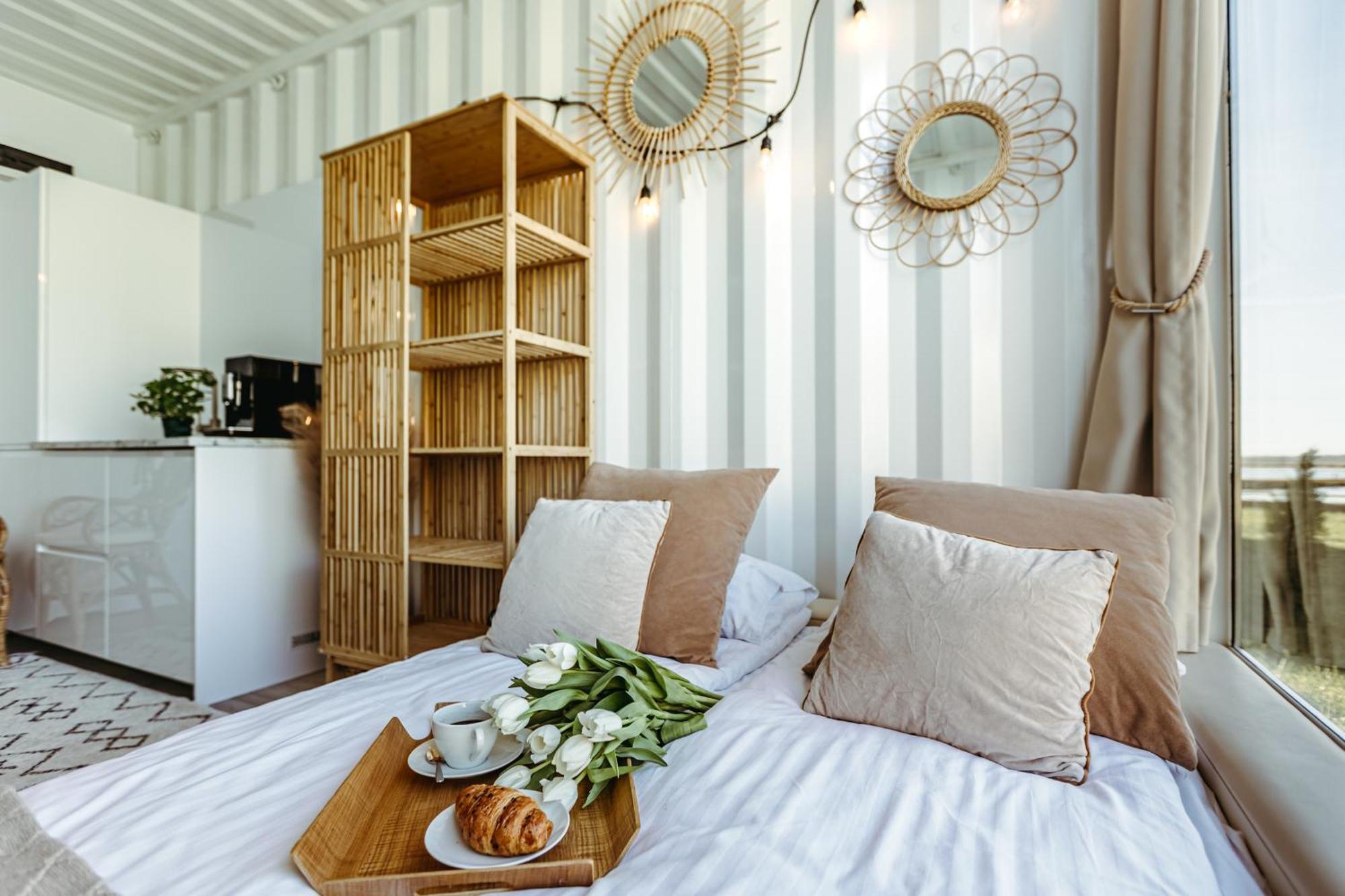 Herbals - Tree&Lake Houses With Bath, Sauna, Bikes, Motorboat ミエルノ 部屋 写真