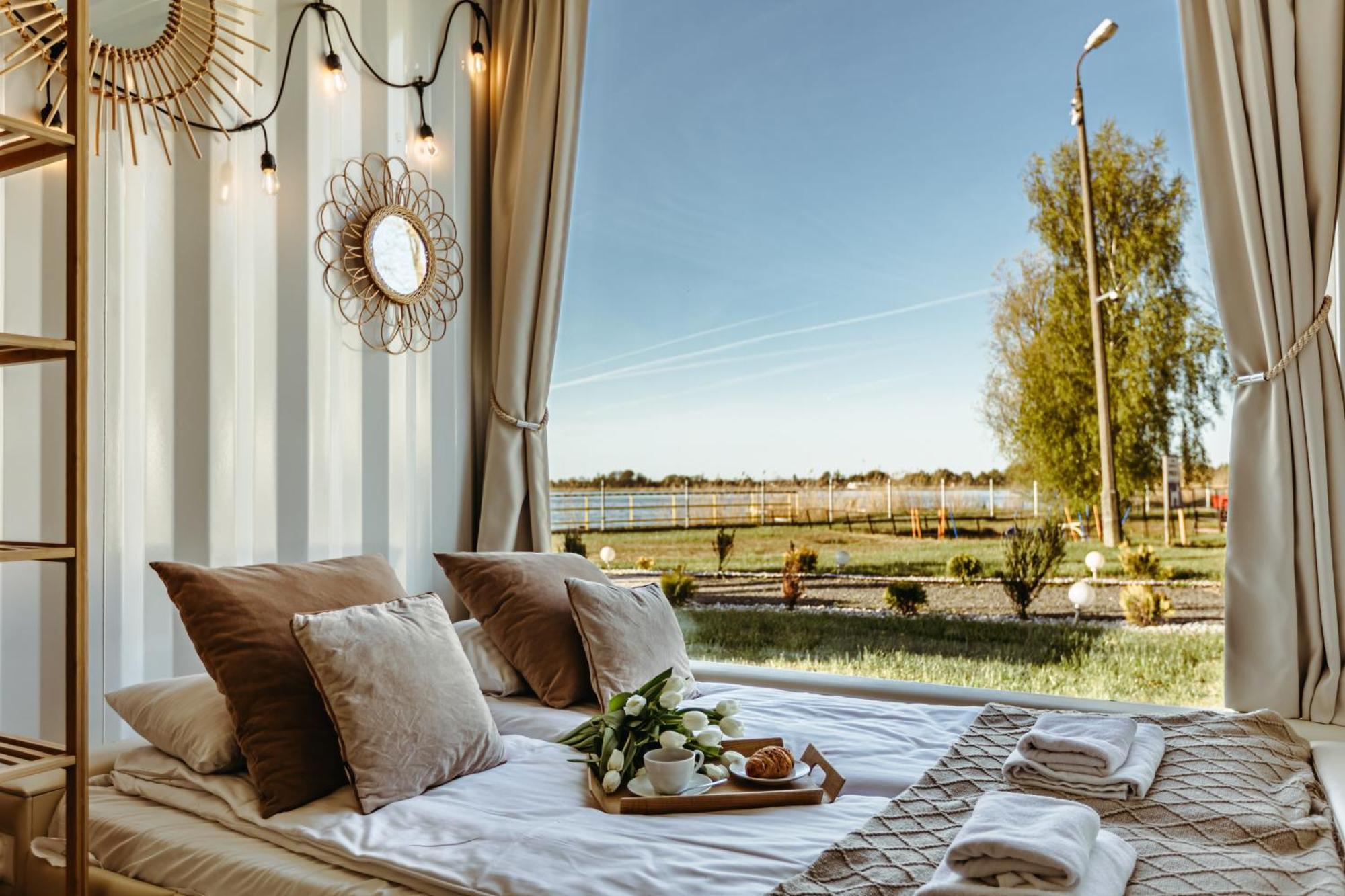 Herbals - Tree&Lake Houses With Bath, Sauna, Bikes, Motorboat ミエルノ エクステリア 写真